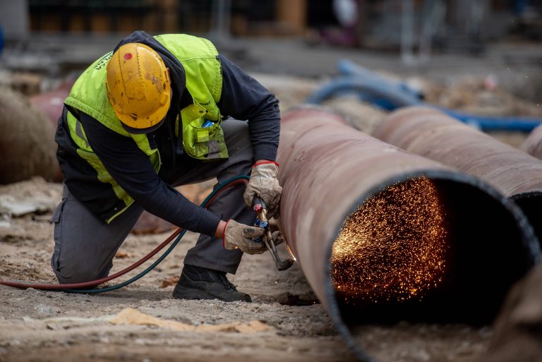 Wa owicka caddesi nde kanalizasyon calismalari bir ay surecek trafik akisi etkilenecek 65988