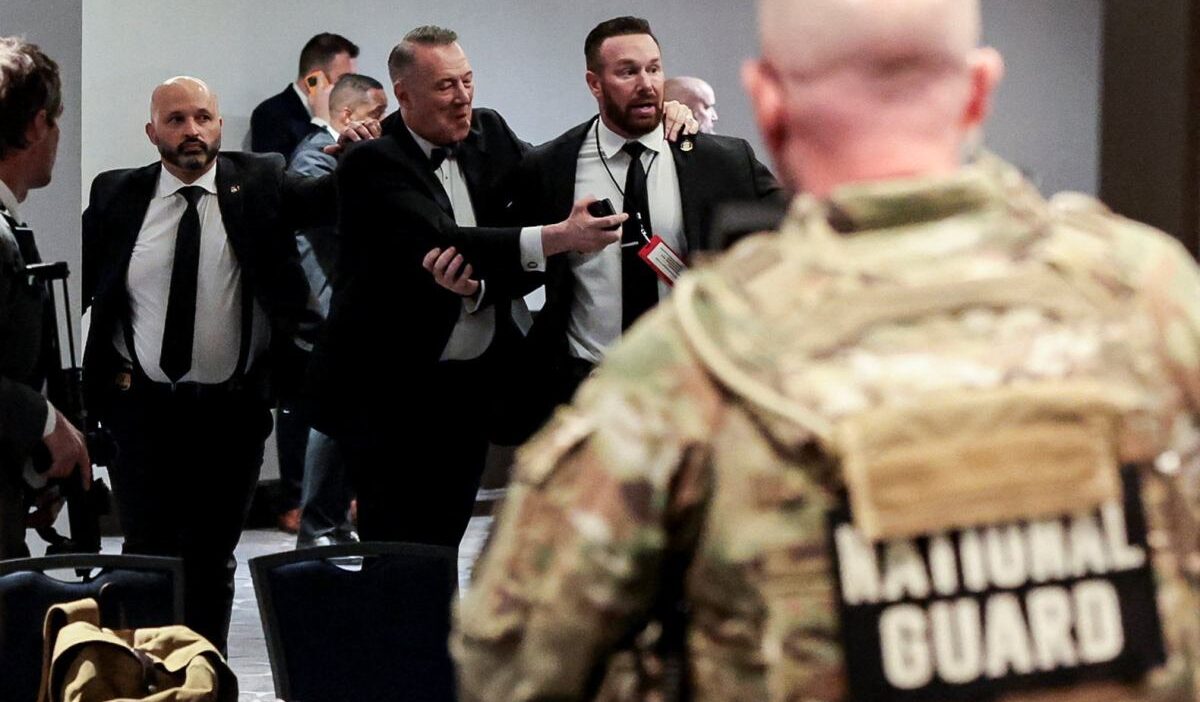 Washington da beyaz saray muhabirler yemegi sirasinda silahli saldiri 66479