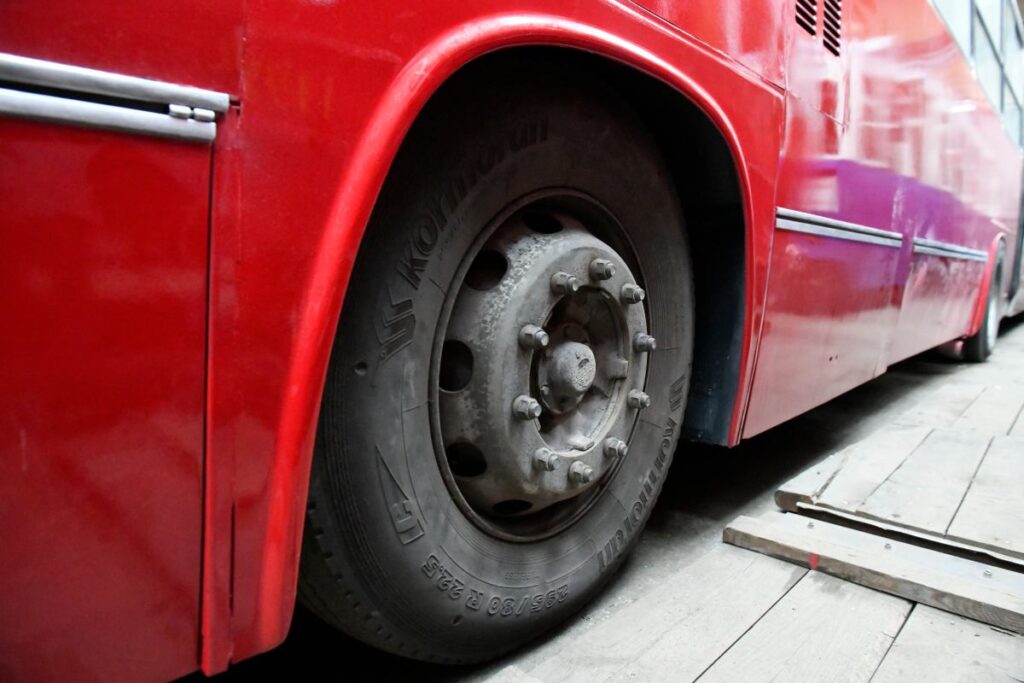 wroc aw da otobus lastigi patladi 70 yasindaki kadin yaralandi 59499