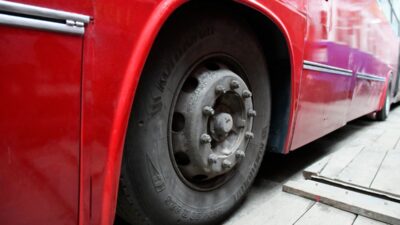 Wroc aw da otobus lastigi patladi 70 yasindaki kadin yaralandi 59499