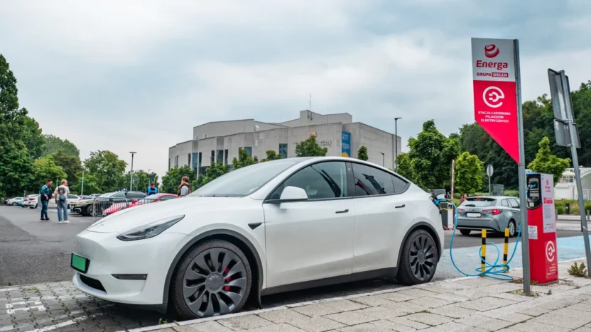 Yuksek yakit fiyatlari elektrikli araclara talebi artiriyor 60861