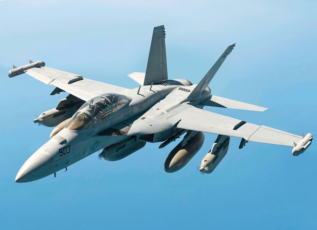 Abd de ea 18g growler tipi iki askeri ucak dustu 70475