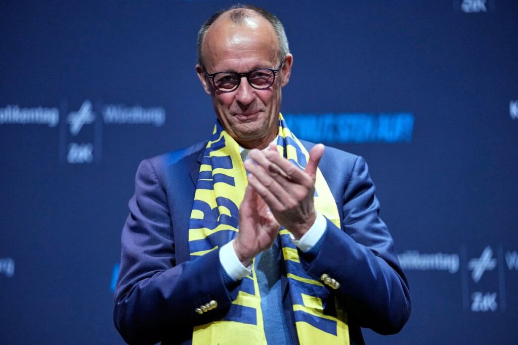 almanya basbakani friedrich merz in genclik bulusmasi protestolarla kesildi 70106