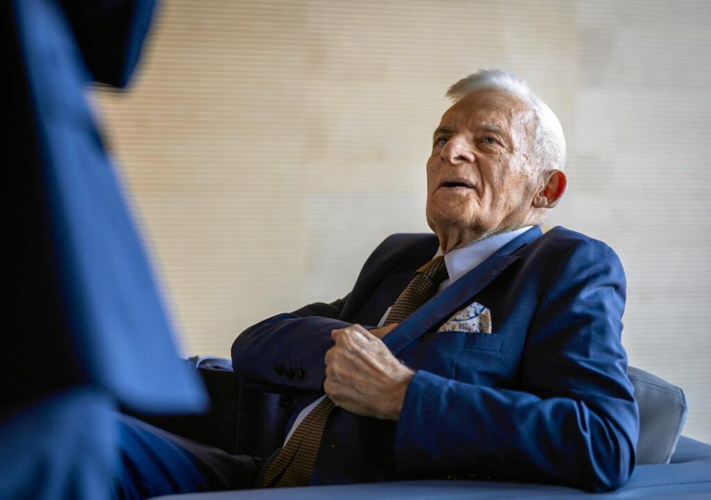 avrupa parlamentosu nda avrupa liyakat nisani toreni wa sa ve buzek e onur 71169