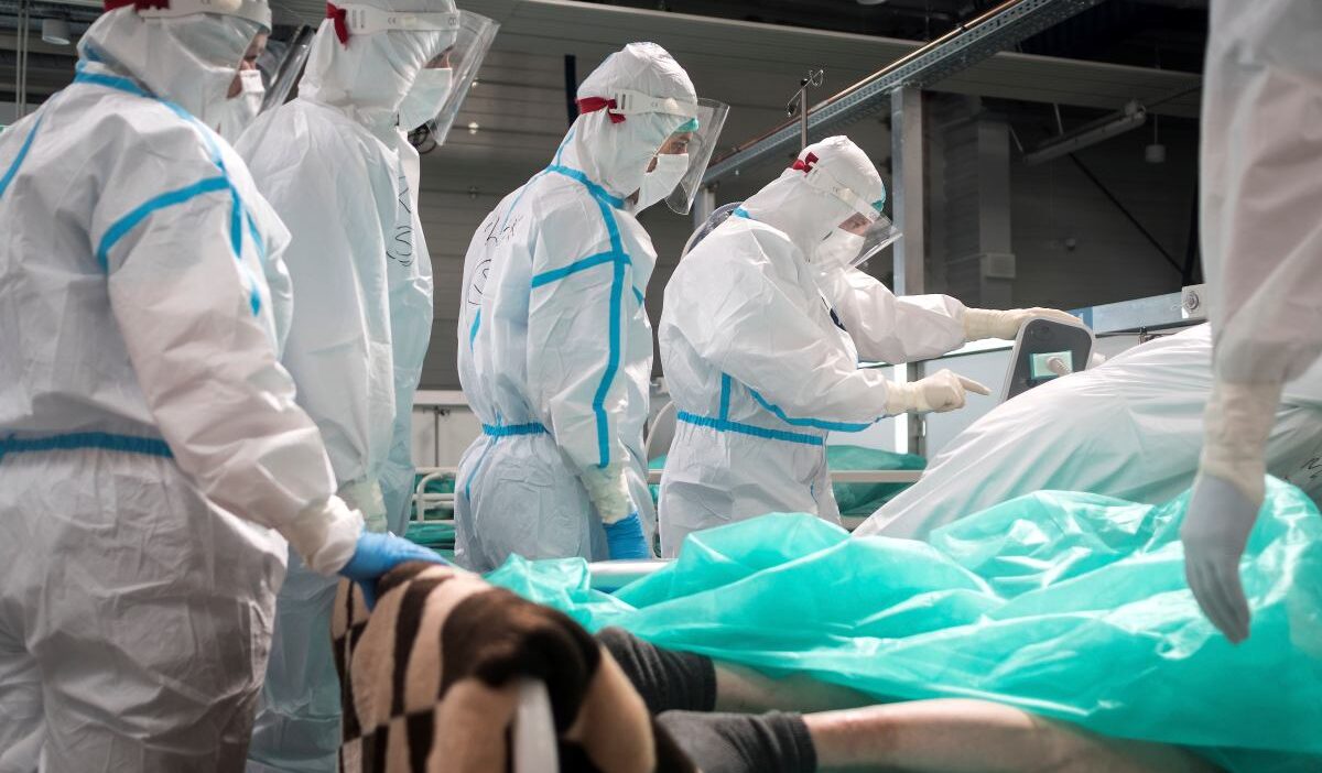 Cekya ebola suphesi bulunan abd li doktoru kabul etmeye hazirlaniyor 71367