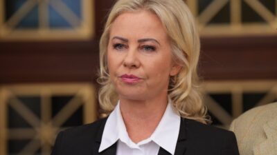 Centrum parlamento grubu milletvekili izabela bodnar in esi hakkindaki sorusturmayi takibe aldi 70779