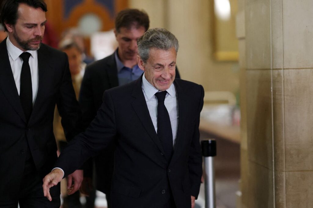 eski fransa cumhurbaskani nicolas sarkozy ye libya fonlari davasinda hapis cezasi 69159