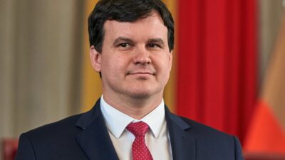 Hukuk ve adalet partisi pis iki d belediye meclis uyesini partiden ihrac etti 71183