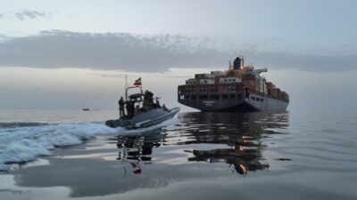 I ran hurmuz bogazi nda abd gemilerine karsi uyarida bulundu centcom mudahale i ddialarini yalanladi 68472