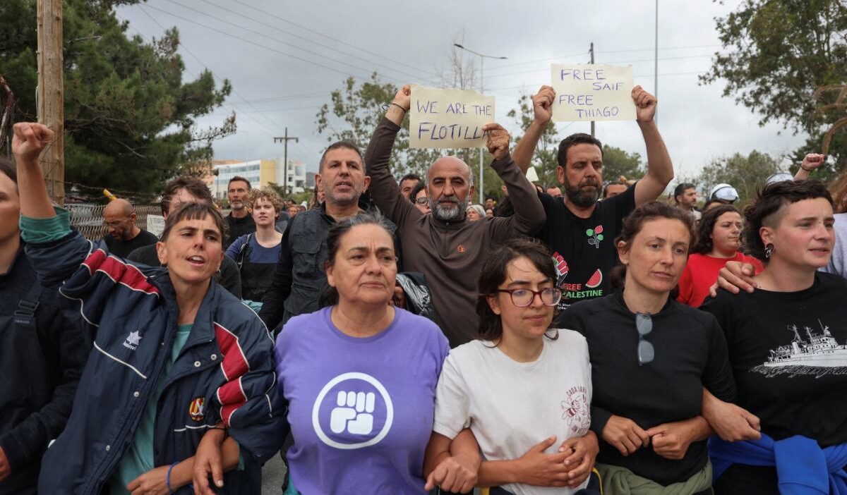 I srail aciklamasi kreta kiyilarinda yardim gemisi operasyonu 34 aktivist hastaneye kaldirildi 67951