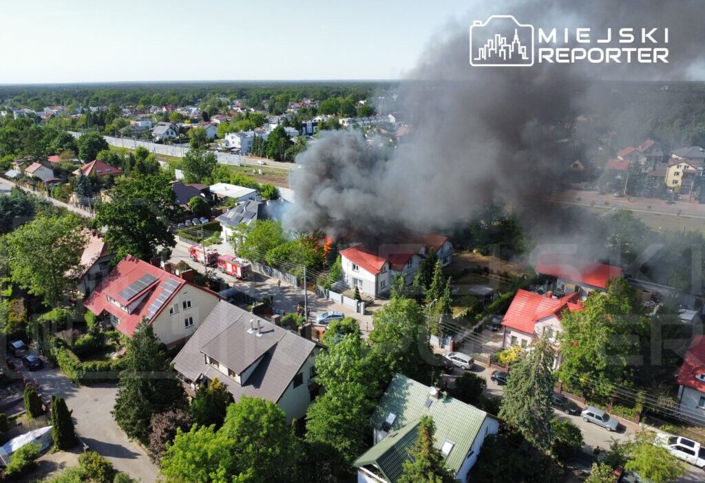 Legionowo da buyuk garaj yangini maddi hasar meydana geldi 73414