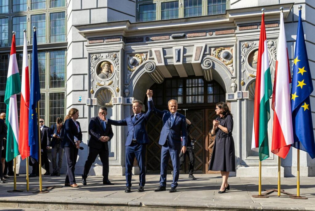 macaristan basbakani magyar in i lk yurt disi temaslari polonya da diplomatik gorusmeler 71614