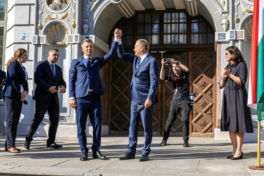macaristan basbakani peter magyar in i lk yurt disi ziyareti polonya ya gerceklesti 71551