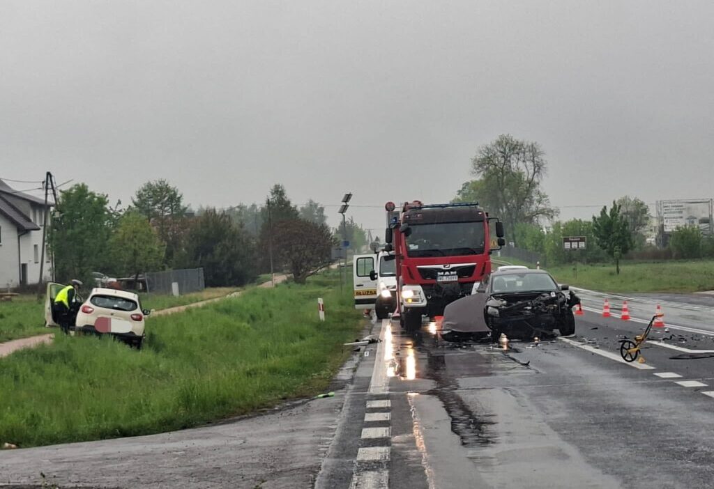 Mazovya bolgesi nde trafik kazasi 3 cocuk hastaneye kaldirildi 70149