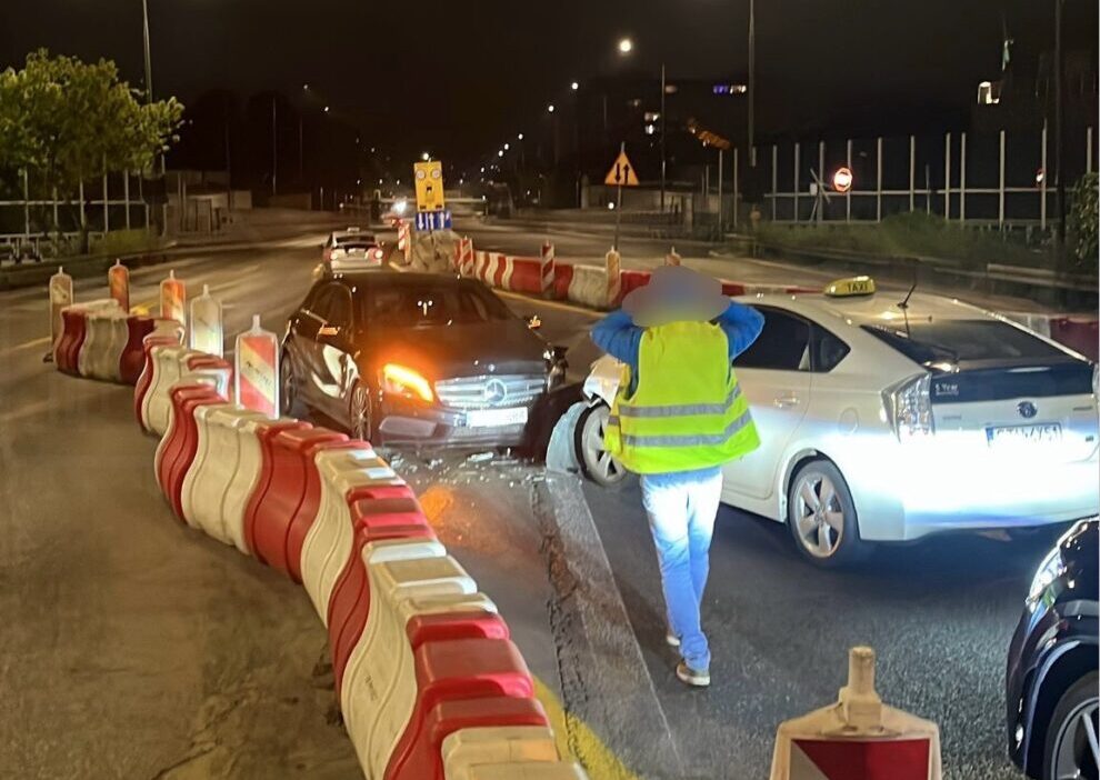 Most azienkowski de kafa kafaya carpisma mercedes ters yone girdi 69504