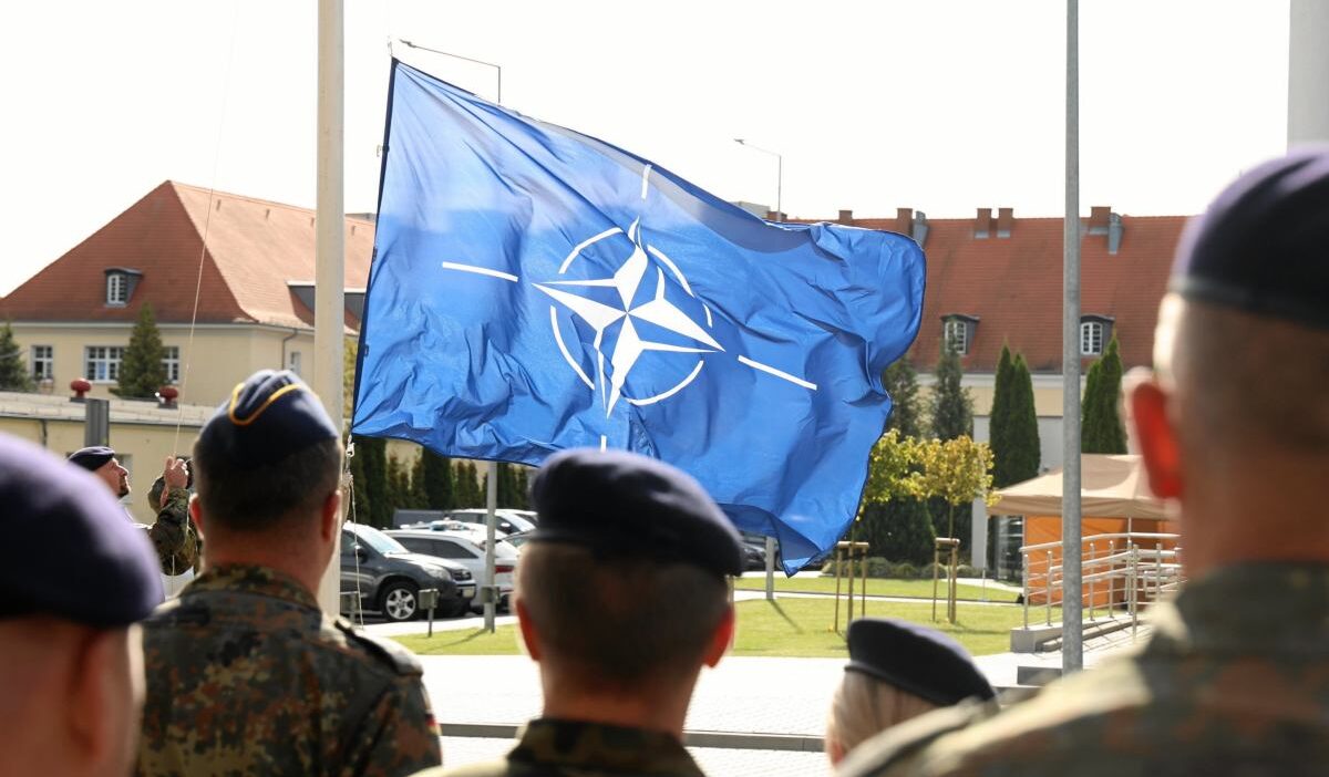 Nato nun baltik savunma stratejisinde yeniden yapilanma plani 73641