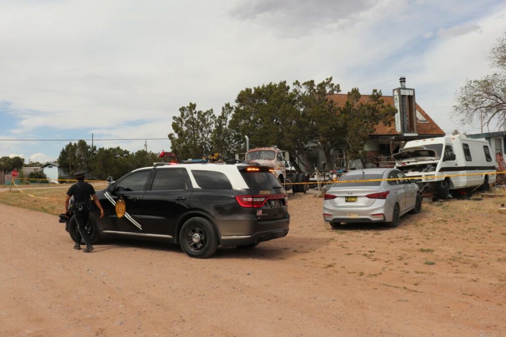 new mexico da bilinmeyen bir maddeyle temas eden mudahale ekipleri hastanelik oldu 71718