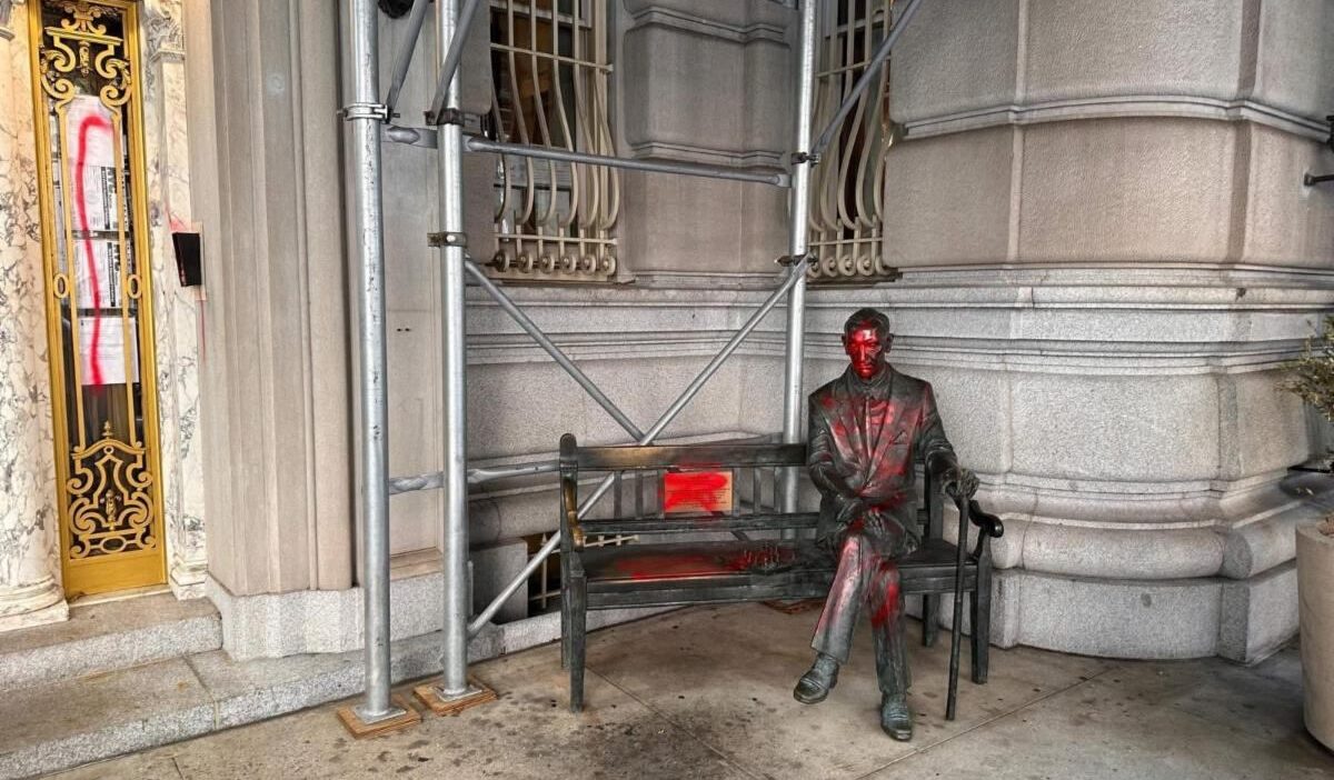 New york taki polonya konsoloslugu ve jan karski aniti na i ki kez saldiri duzenlendi 73938