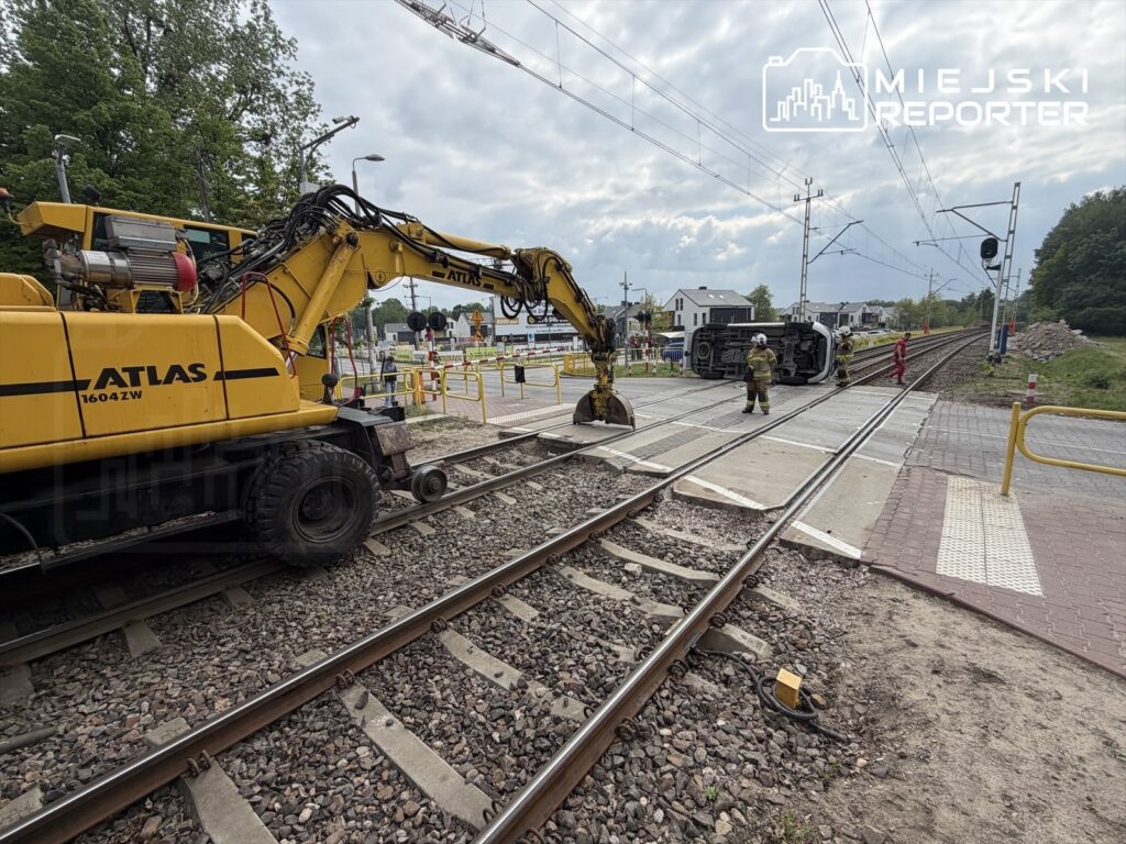 otr busy de trafik kazasi hafif ticari arac i s makinesiyle carpisti 71194