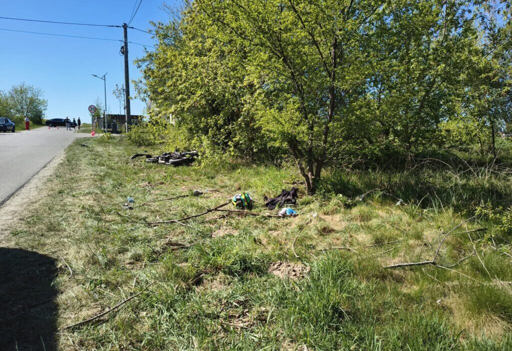 P ock bolgesi nde motosikletli ve otomobil carpisti surucu hayati tehlikede 67791