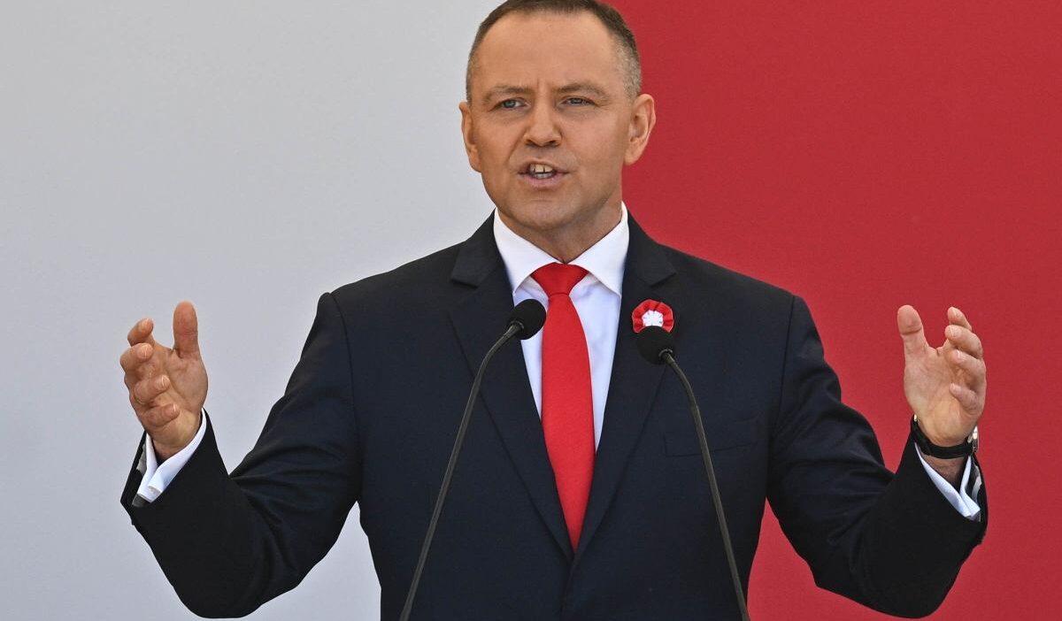 Polonya cumhurbaskani nawrocki siyasi catisma ulkenin temellerini sarsiyor yeni anayasa gerekiyor 68178