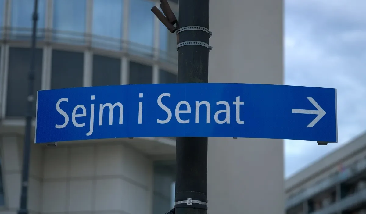 Polonya cumhurbaskanligi ndan ab i klim politikasina elestiri referandum girisimi senato da 71200