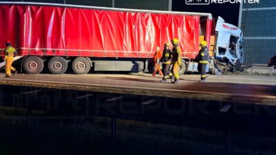 Polonya da a2 otoyolu nda kaza kamyon ile otobus carpisti 73282