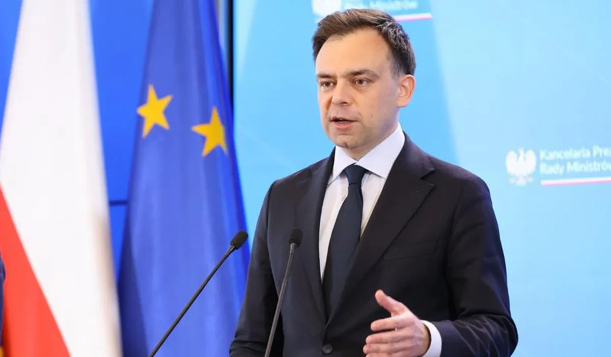 Polonya da akaryakit fiyatlarini sinirlayan duzenleme uzatilabilir 72931