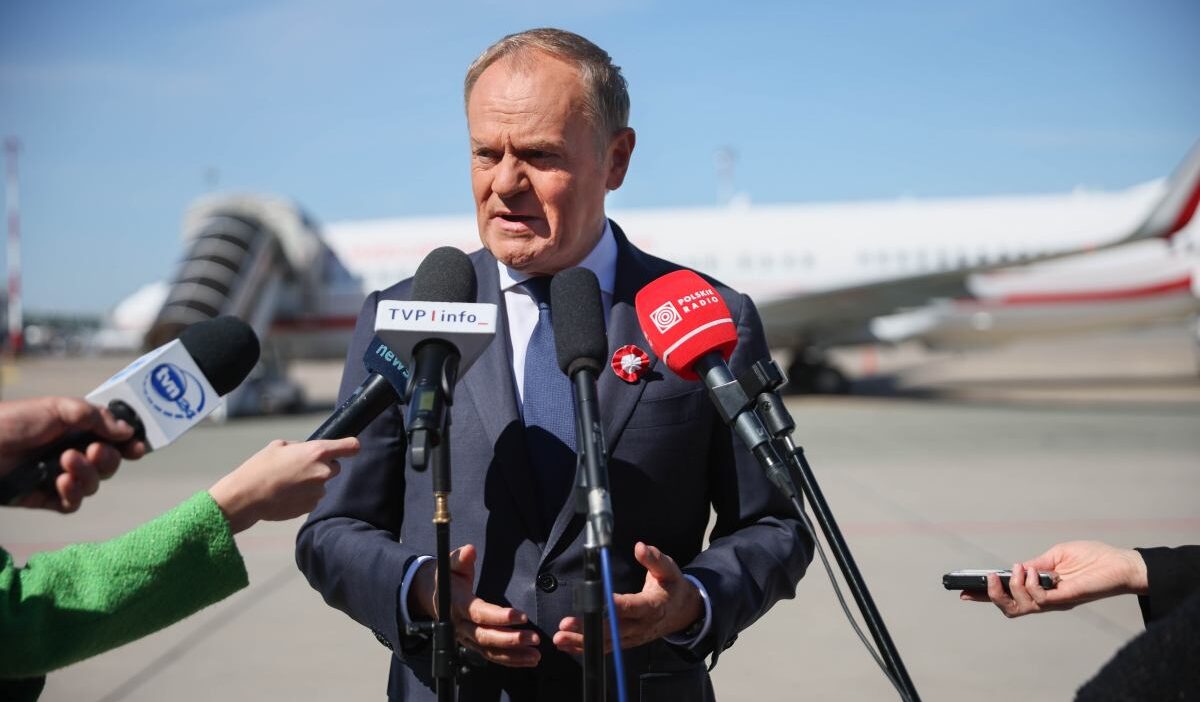 Polonya da anayasa tartismasi tusk hukukun ustunlugunu vurguladi nawrocki yeni anayasa calismalarina basladi 68095