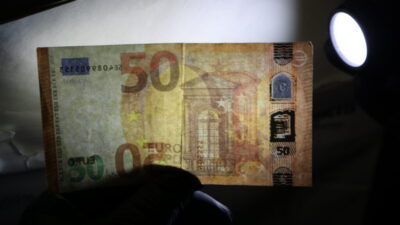 Polonya'da büyük sahtecilik operasyonu: 360 milyon euro değerinde sahte banknot baskısı engellendi 2 Polonya da buyuk sahtecilik operasyonu 360 milyon euro degerinde sahte banknot baskisi engellendi 68216