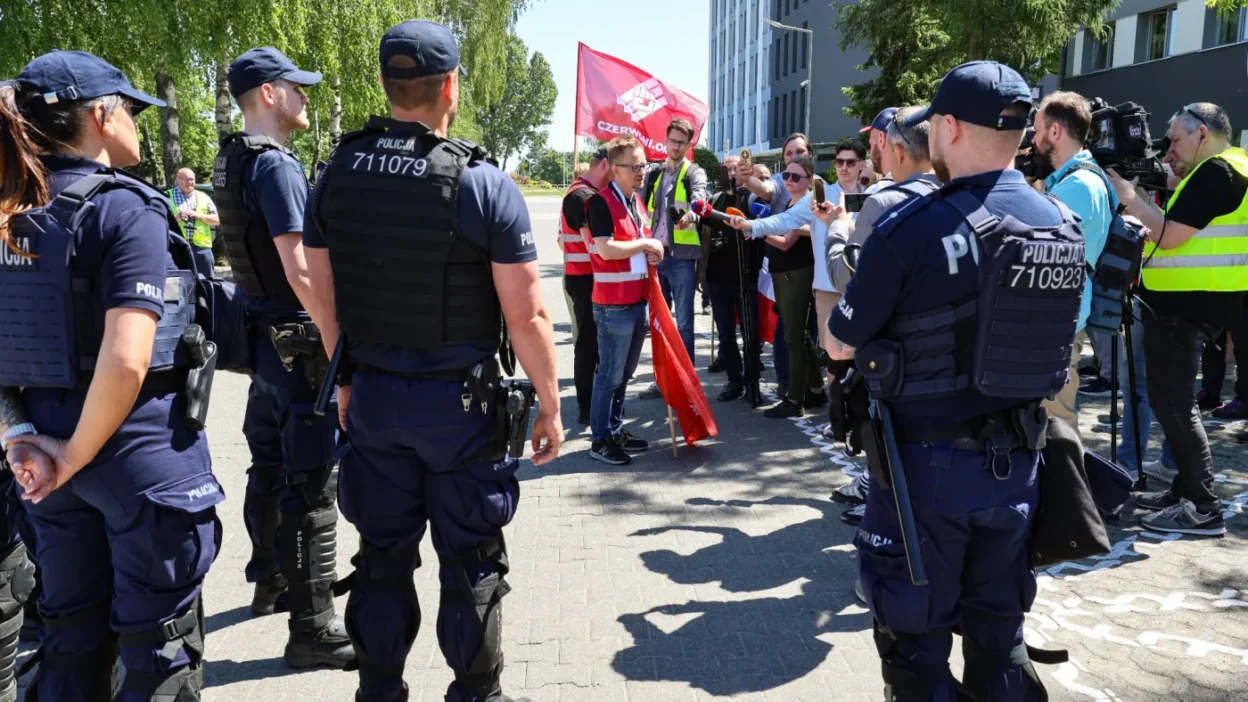 Polonya’da dino çalışanlarından üç günlük protesto eylemi 1 Polonya da dino calisanlarindan uc gunluk protesto eylemi 72982