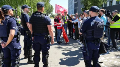 Polonya’da dino çalışanlarından üç günlük protesto eylemi 4 Polonya da dino calisanlarindan uc gunluk protesto eylemi 72982