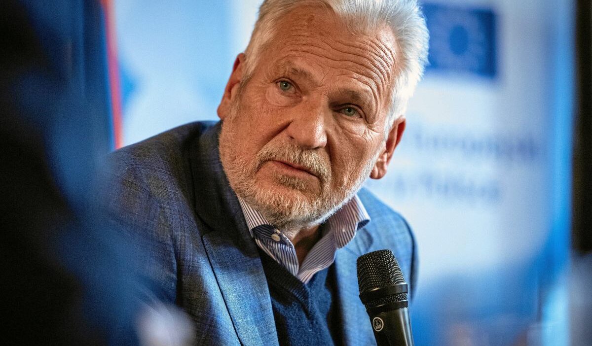 Polonya da hukumet ve cumhurbaskanligi arasinda savunma anlasmasi krizi 73543