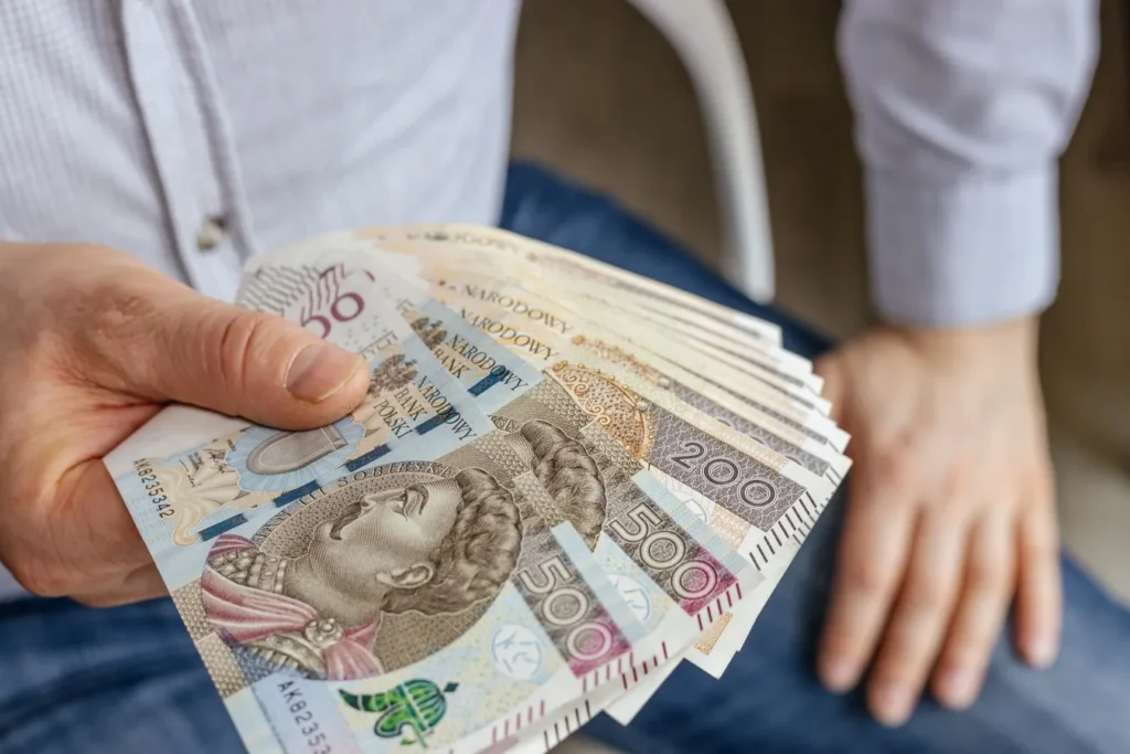 polonya da i s kanunu nda duzenleme calisan haklarina yonelik cezalar artiriliyor 71476