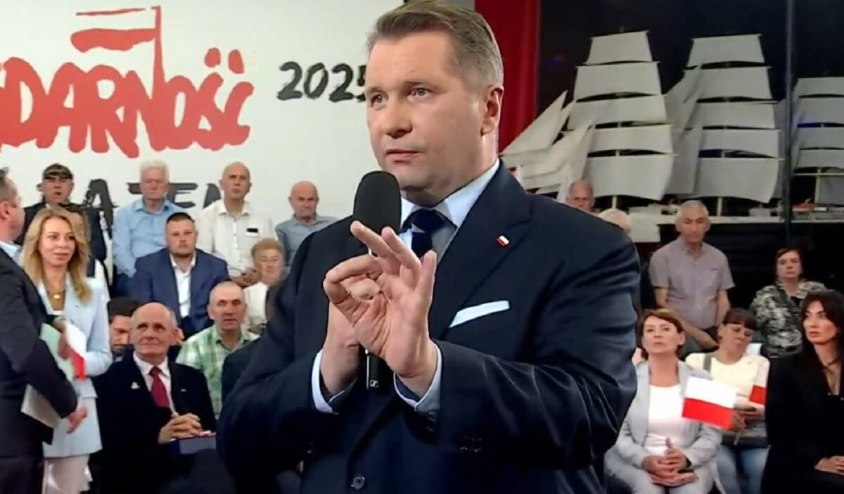 Polonya da krakov belediye baskani nin gorevden alinmasinin ardindan sag kanat ittifak arayisinda 73766