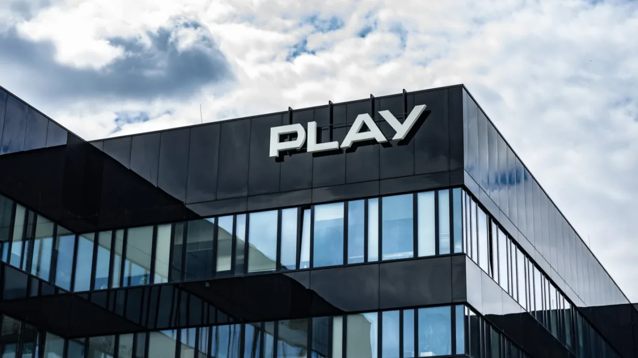 Polonya da play operatorunun sebekesinde buyuk ariza milyonlarca kullanici etkilendi 69053