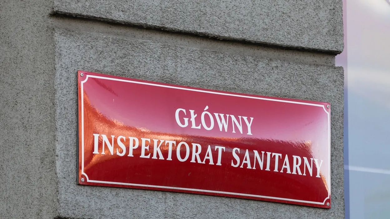 Polonya da tavuk pol dwiczka urunlerinde listeria riski gida guvenligi uyarisi 67797