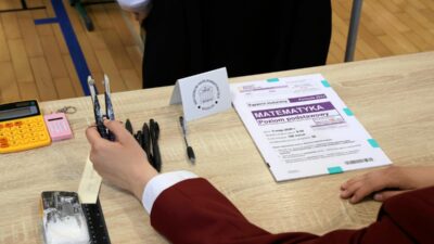 Polonya da temel seviye matematik sinavi basladi sonuclar temmuzda aciklanacak 68747