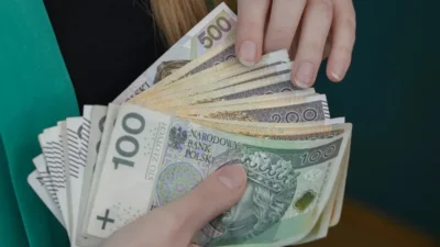 Polonya’da temmuz 2026’da asistan doktorların maaşlarında artış dönemi 2 Polonya da temmuz 2026 da asistan doktorlarin maaslarinda artis donemi 71029