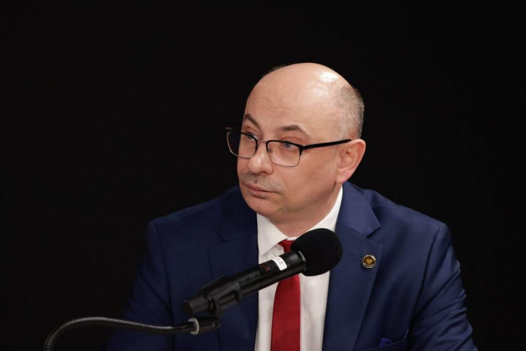 polonya da ulusal anma enstitusu baskanligi secimi ertelendi 69905