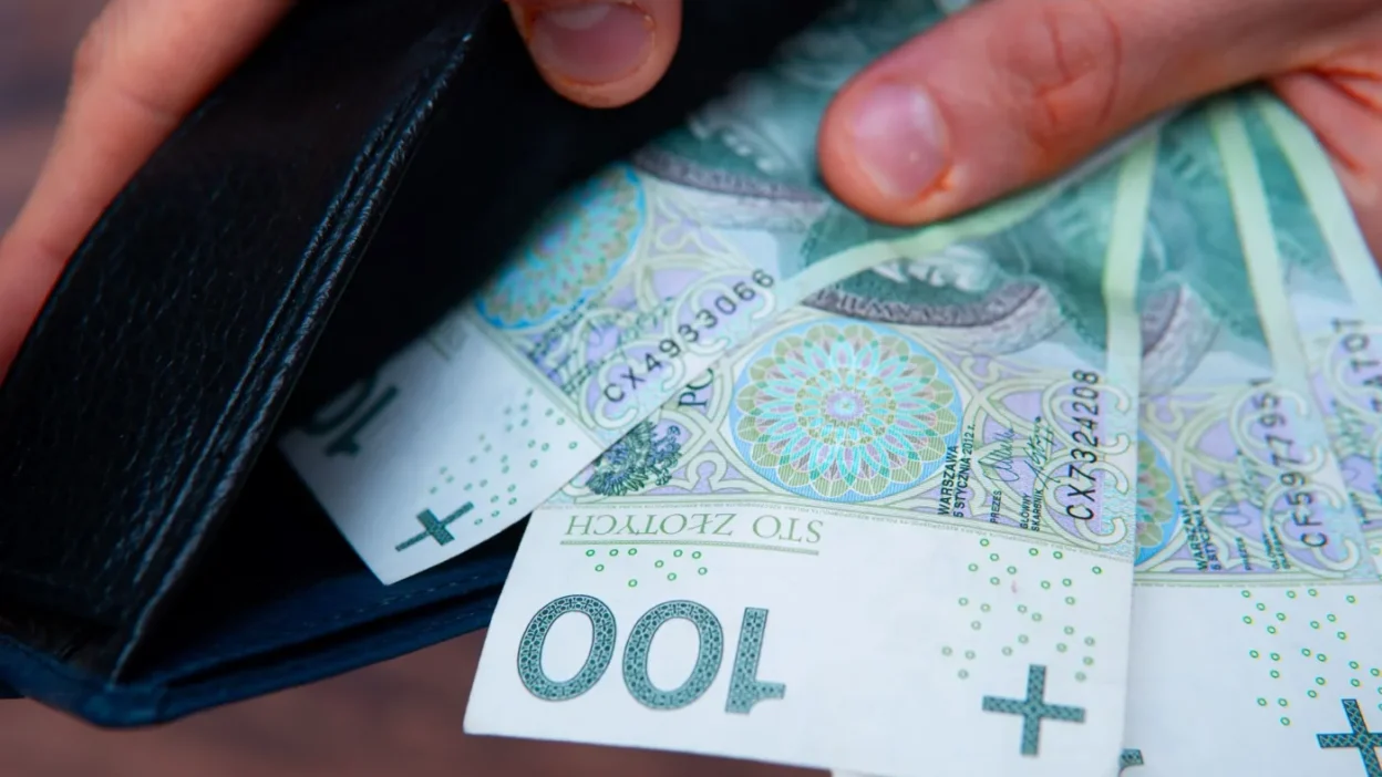 Polonya da yaslilara yonelik destek programi 1 milyar z oty butce 67785