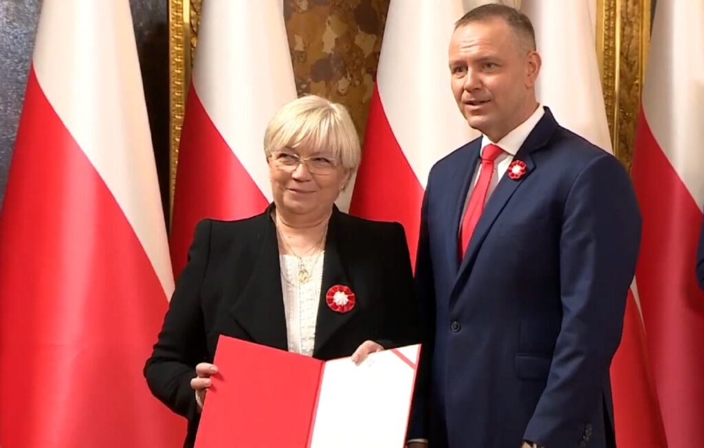 polonya da yeni anayasa calismalari basladi cumhurbaskani nawrocki nin kurdugu konseyde farkli gorusler bir arada 68181