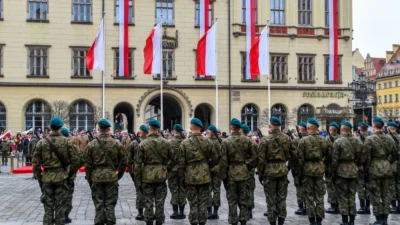 Polonya’da yeni kıdem yasası: profesyonel askerlerin statüsü belirsizliğini koruyor 3 Polonya da yeni kidem yasasi profesyonel askerlerin statusu belirsizligini koruyor 71940