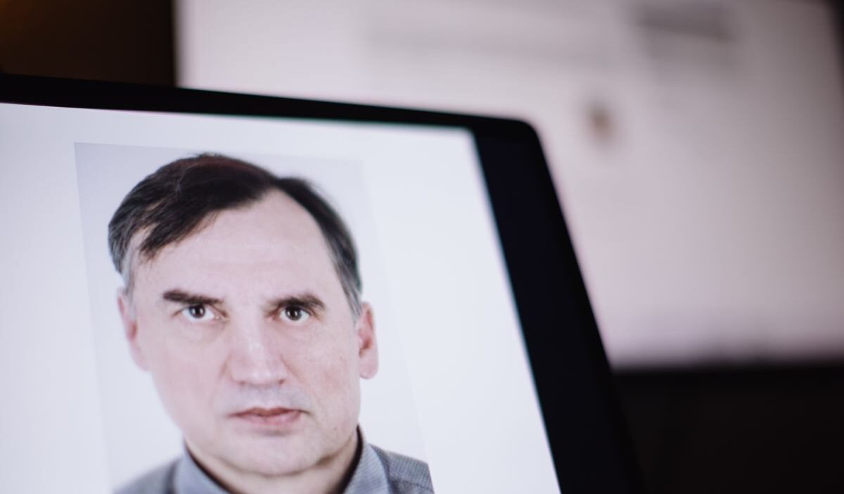 Polonya da ziobro krizi macaristan dan i ltica belgesiyle abd ye giden eski bakan pis i boldu 69785