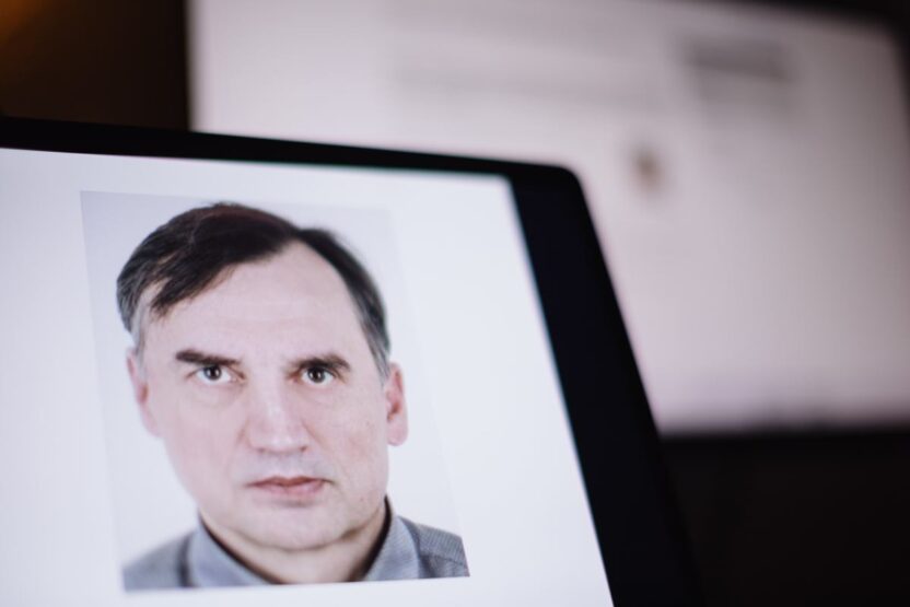 Polonya da ziobro krizi macaristan dan i ltica belgesiyle abd ye giden eski bakan pis i boldu 69785