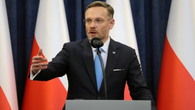 Polonya dan i srailli bakana tepki disisleri bakani sikorski den ozur ve tahliye talebi 71846