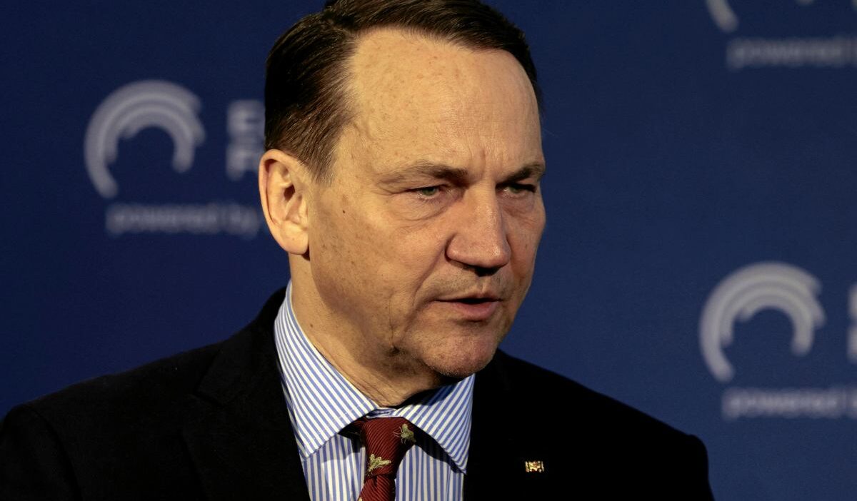 Polonya disisleri bakani sikorski zbigniew ziobro nun abd vizesi i ptal edilmelidir 72576