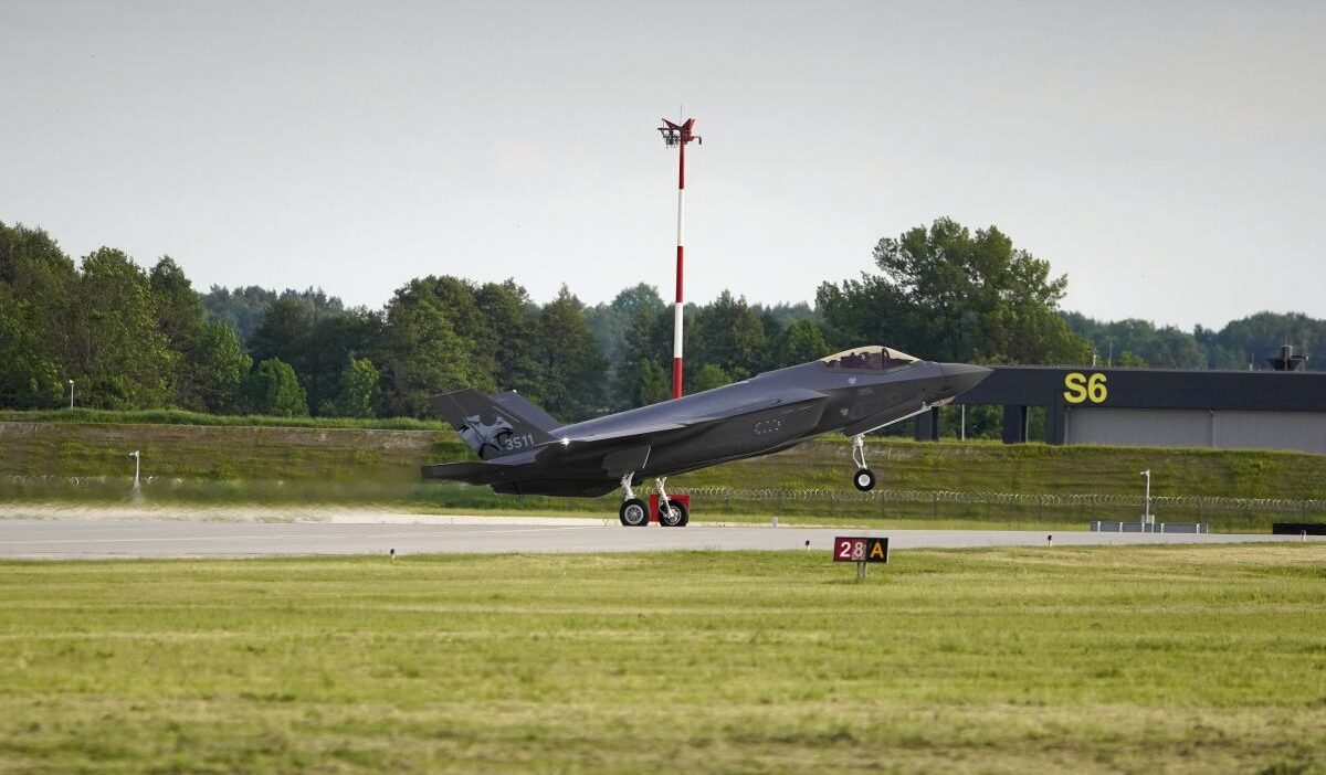 Polonya ordusu yeni f-35 savaş uçaklarına "husarz" adını verdi 1 Polonya ordusu yeni f 35 savas ucaklarina husarz adini verdi 72415