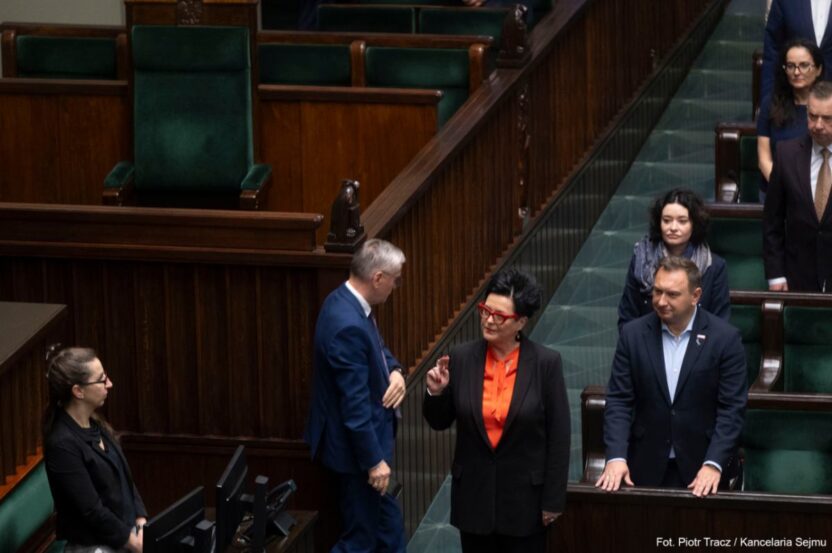 Polonya parlamentosu nda gorev degisimi bo ena borowiec milletvekili olarak yemin etti 69866