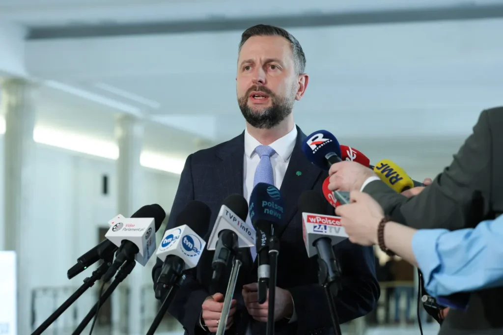 polonya savunma bakani kosiniak kamysz abd askerlerinin polonya daki varliginin azaltilmasina yonelik bir karar yok 69929
